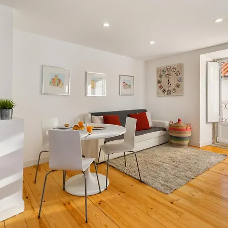 Whome Martim Moniz Lisboa